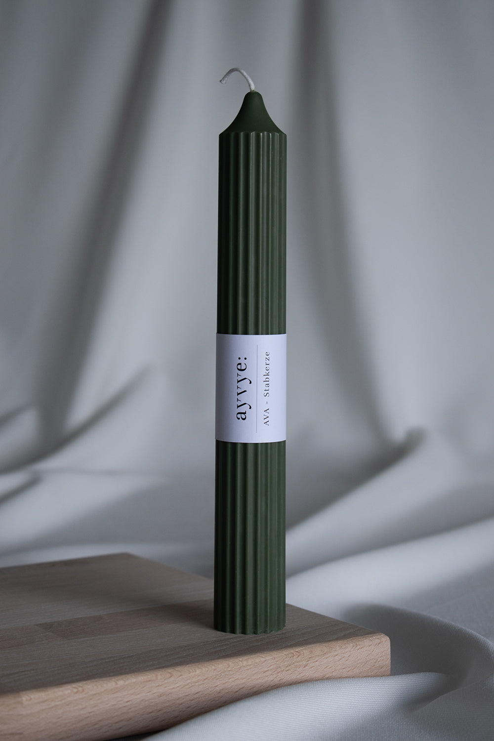 AVA - Stabkerze Grün