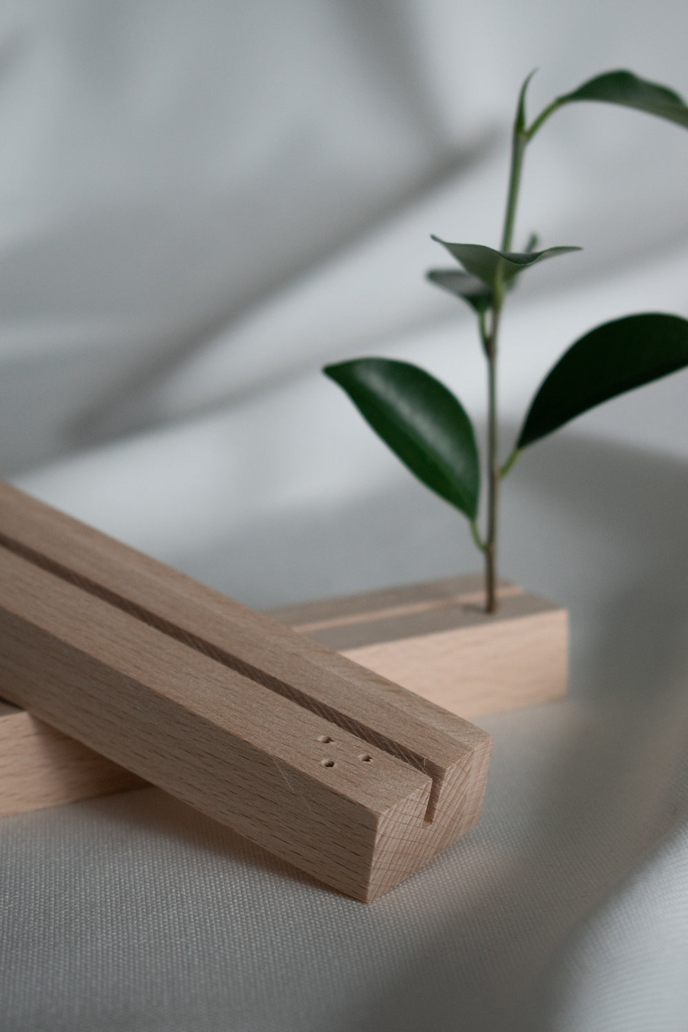 AZU - Kartenhalter Buchenholz